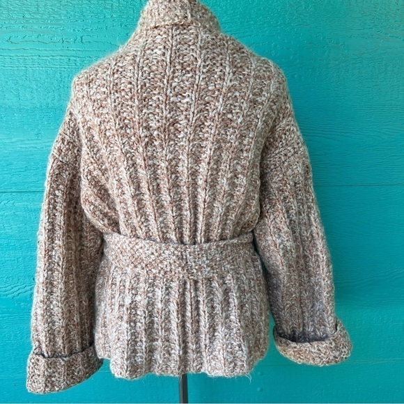 HANDMADE CROCHET BELTED WOOL CARDIGAN NEUTRAL COLORS SIZE LARGE EUC - Picture 3 of 5